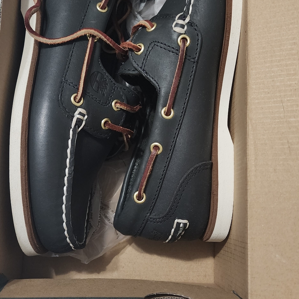 New blue and brown leather (non-marking) Timberland Topsiders